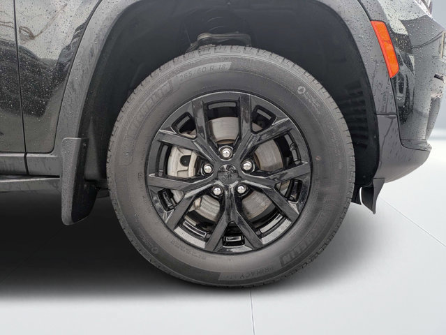 Certified 2024 Jeep Grand Cherokee L Altitude AWD/4WD image 9