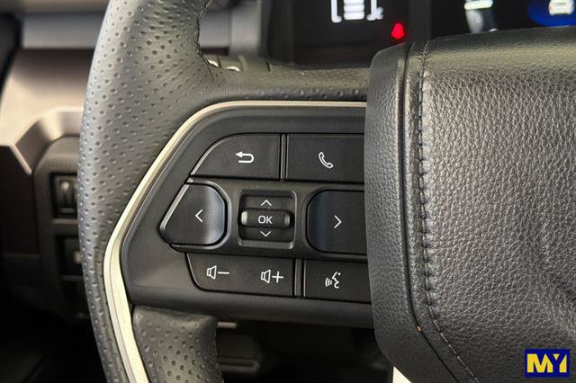 Used 2025 Toyota 4Runner SR5 AWD/4WD image 32