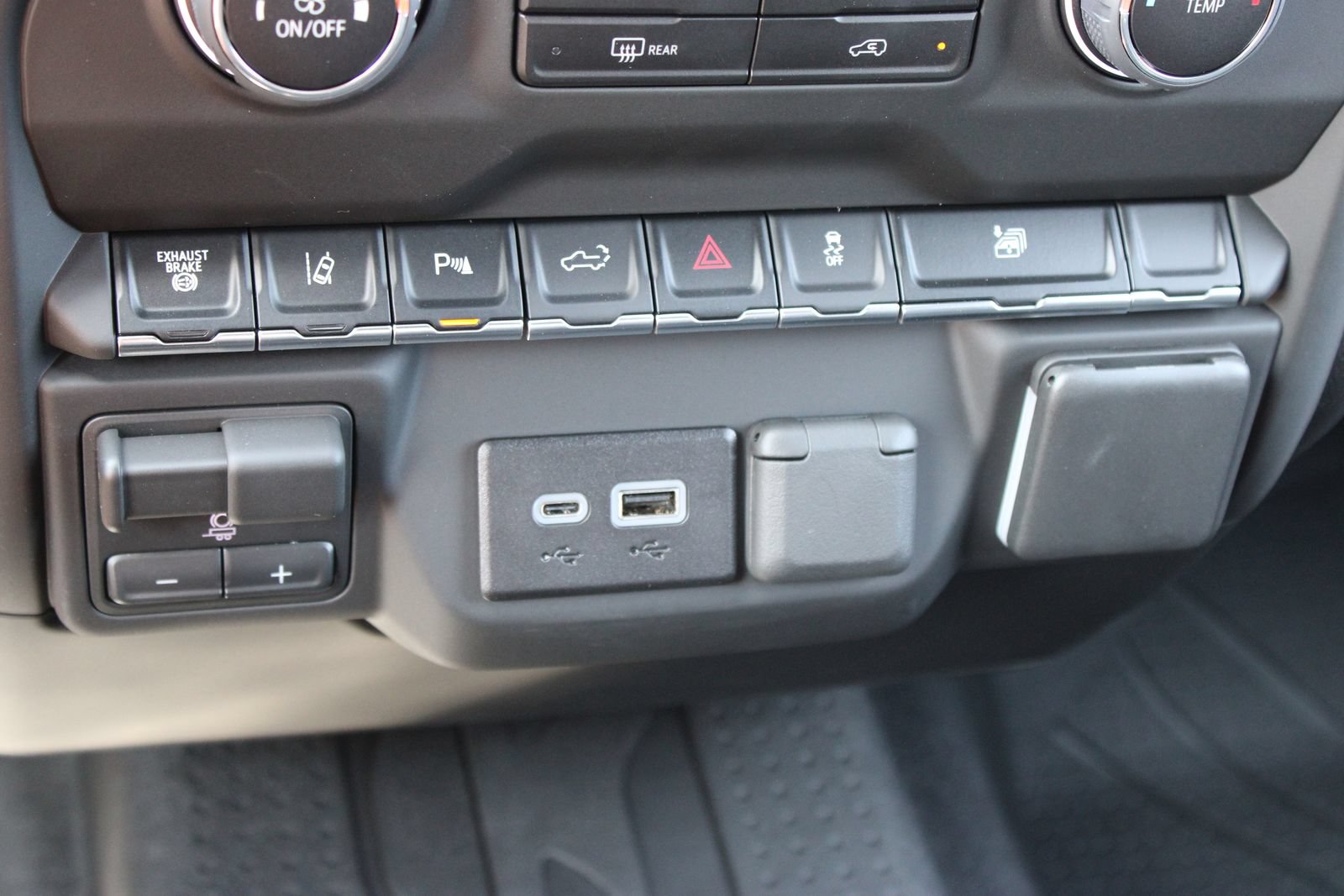Used 2026 Chevrolet Silverado 2500 Custom w/ Custom Value Package AWD/4WD image 18