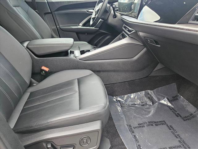 Used 2025 Audi Q5 Premium w/ Convenience Package image 22