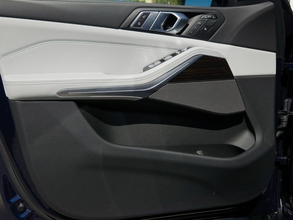 Used 2025 BMW X7 xDrive40i w/ M Sport Package image 10