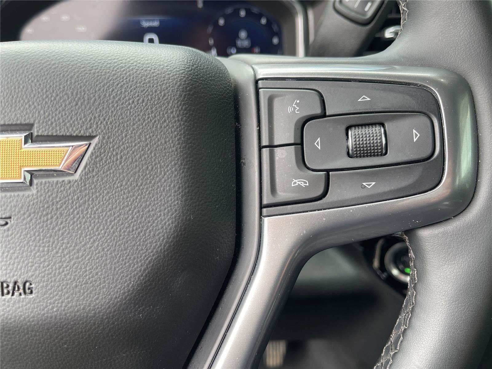 Used 2025 Chevrolet Silverado 1500 LT AWD/4WD image 26