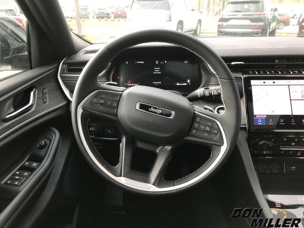 New 2025 Jeep Grand Cherokee Limited w/ Luxury Tech Group II image 14