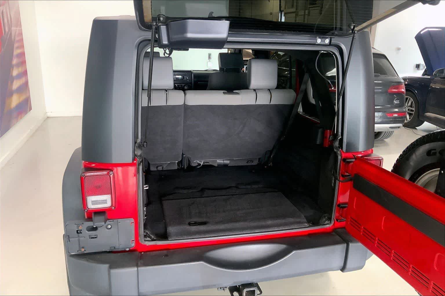 Used 2010 Jeep Wrangler Unlimited Sport AWD/4WD image 15