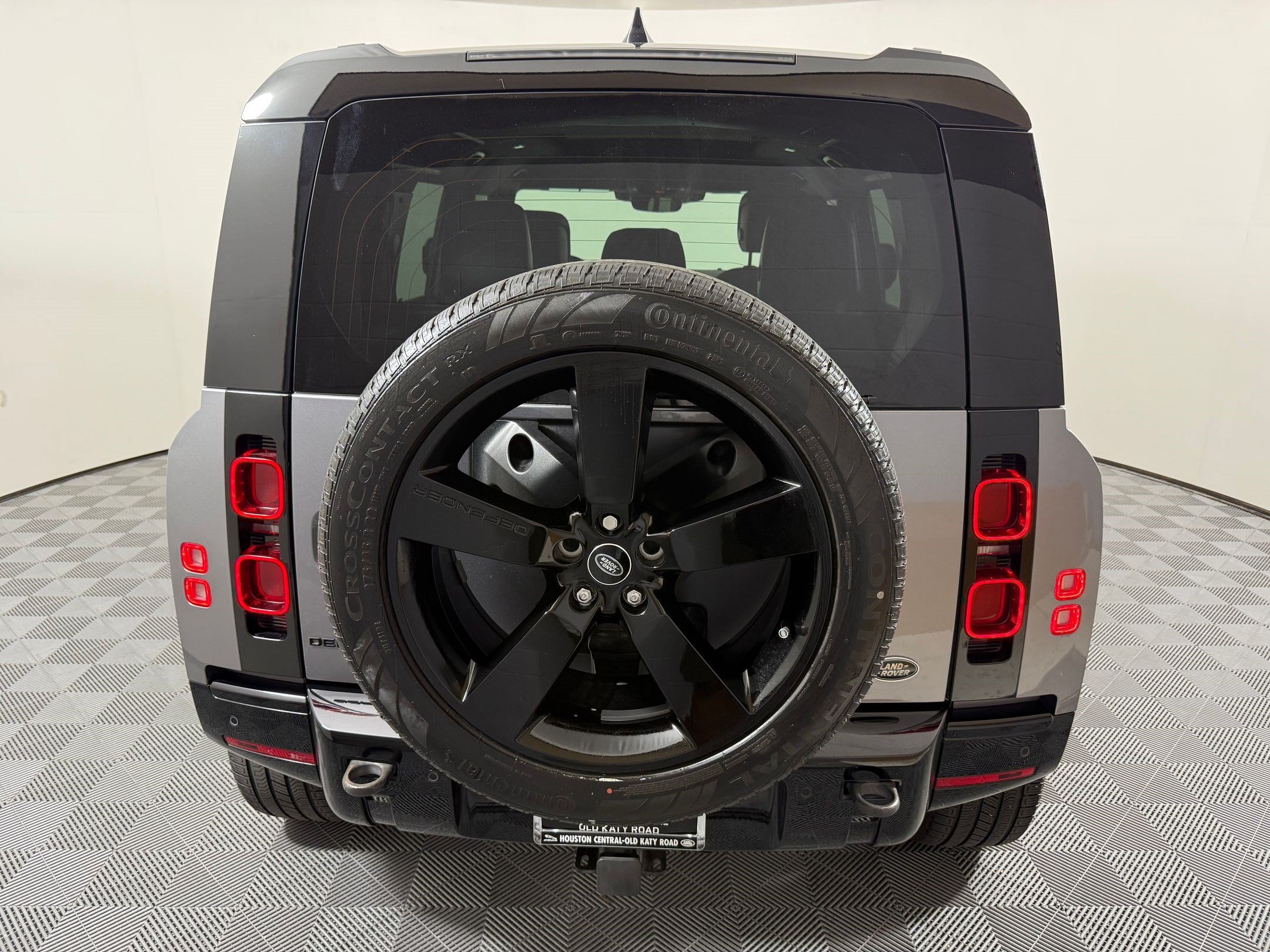 Used 2022 Land Rover Defender 110 X-Dynamic HSE AWD/4WD image 10