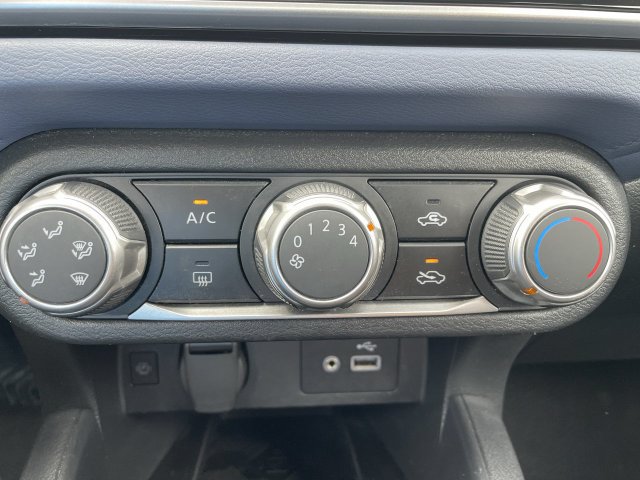 Used 2024 Nissan Versa SV FWD image 33