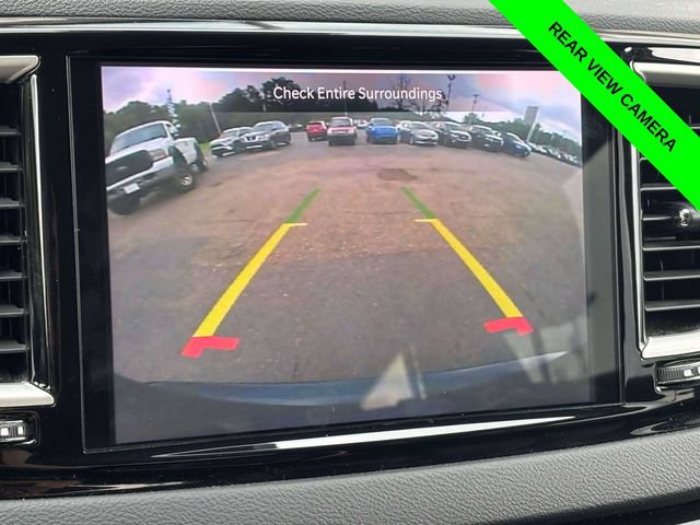 Used 2023 Chrysler Pacifica Touring-L FWD image 16
