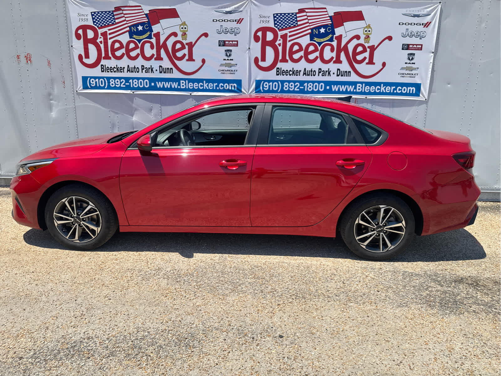 Used 2023 Kia Forte LXS FWD image 7