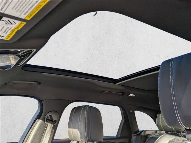 Used 2018 Land Rover Range Rover Velar R-Dynamic HSE image 13