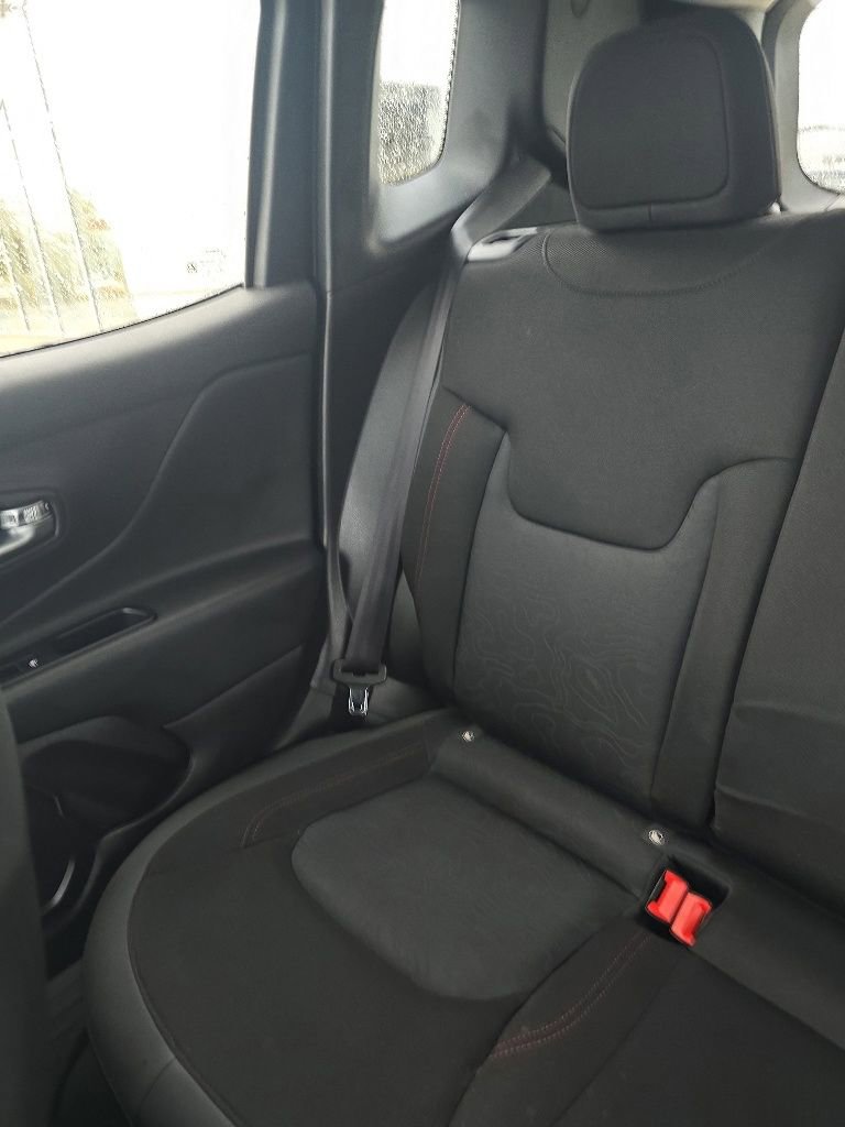 Used 2020 Jeep Renegade Trailhawk w/ Cold Weather Group AWD/4WD image 29