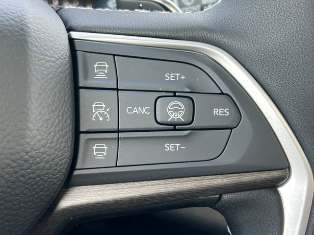 New 2026 Jeep Grand Cherokee Altitude image 19