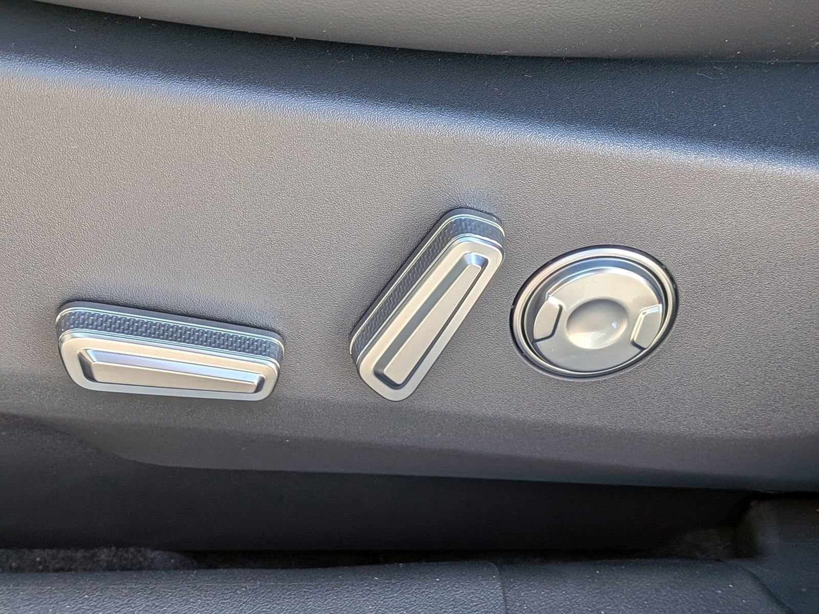 New 2026 Lincoln Nautilus Premier image 23