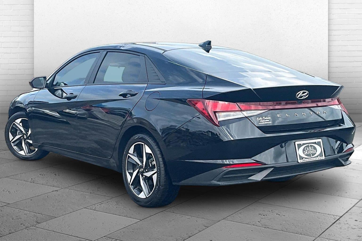 Used 2023 Hyundai Elantra SEL FWD image 8
