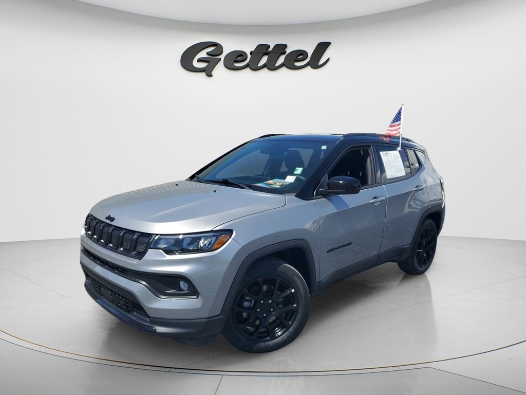 Used 2022 Jeep Compass Latitude FWD image 1