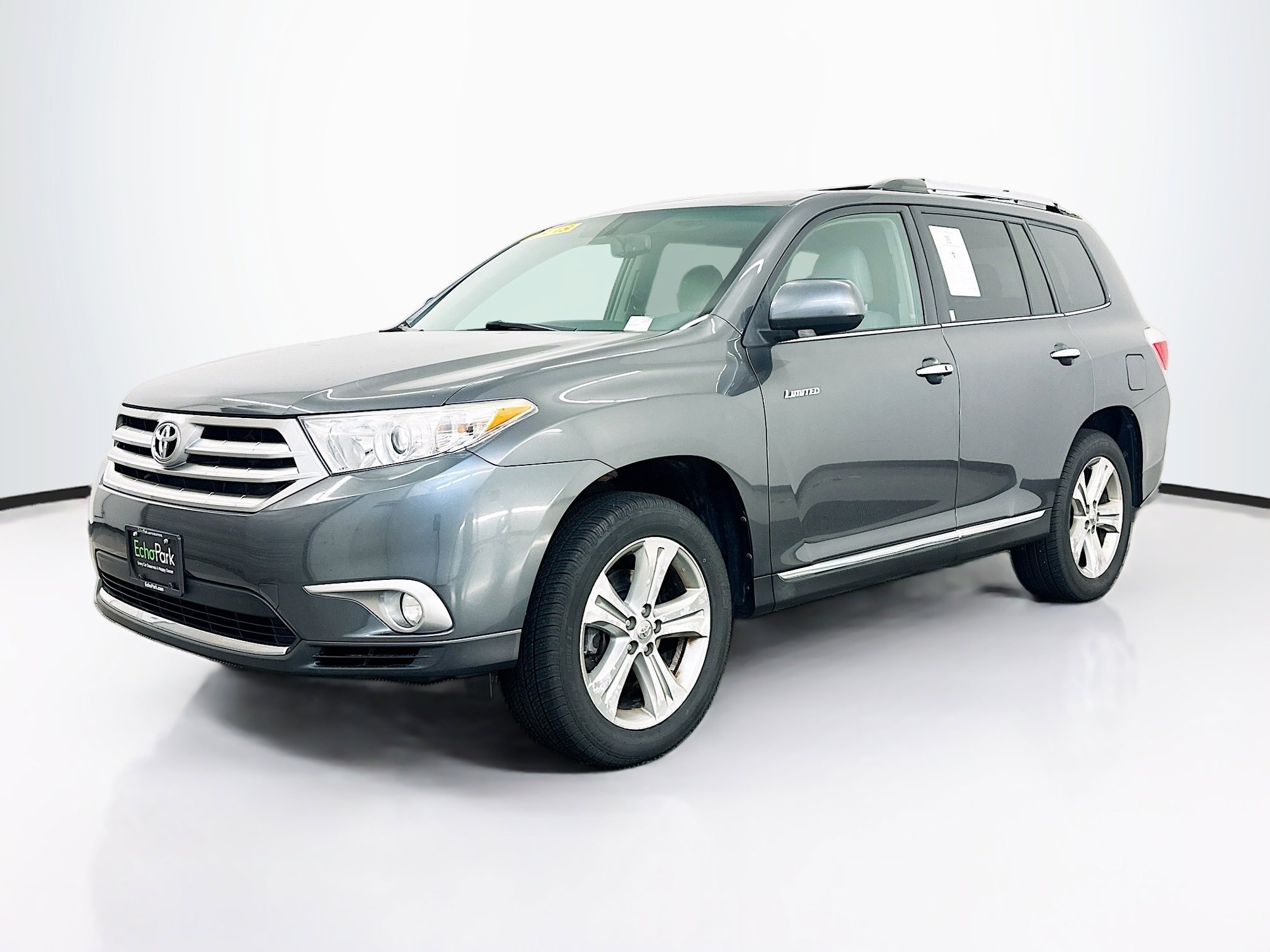 Used 2012 Toyota Highlander Limited w/ Tow Pkg AWD/4WD image 3