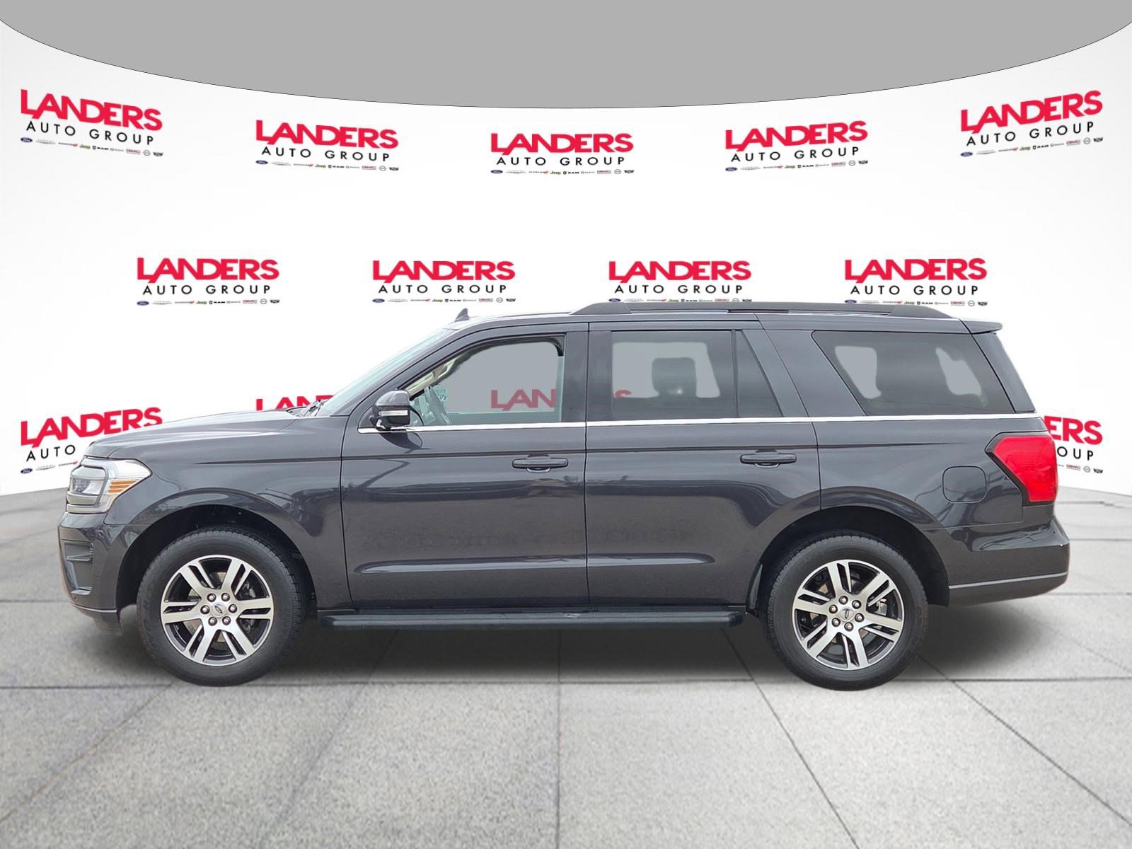 Used 2024 Ford Expedition XLT RWD image 6