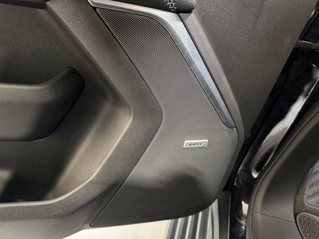 Used 2021 GMC Yukon Denali w/ Denali Premium Package AWD/4WD image 5