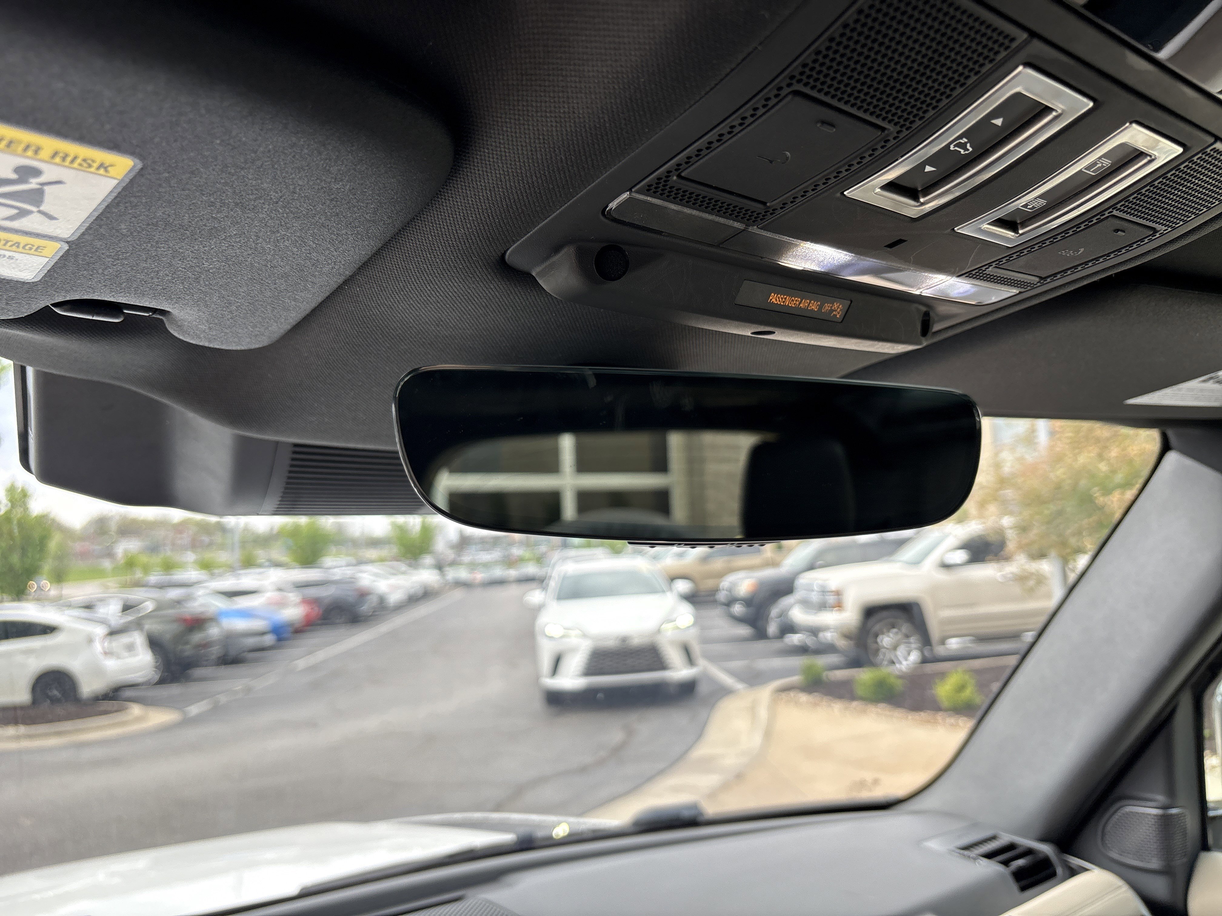 Used 2023 Land Rover Defender 90 X-Dynamic SE AWD/4WD image 31