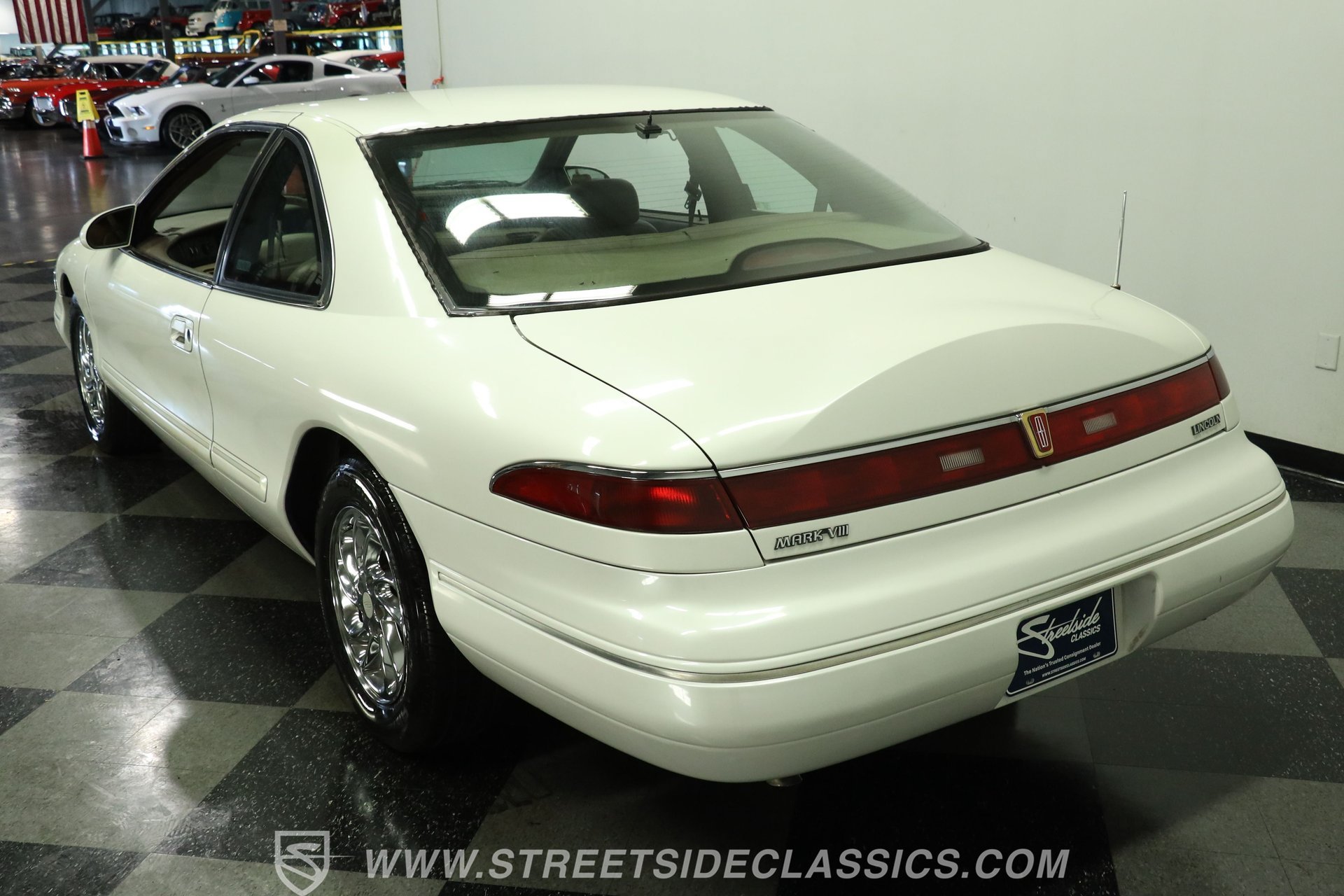 Used 1993 Lincoln Mark VIII RWD image 8