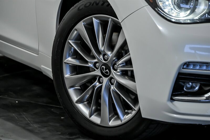 Used 2020 INFINITI Q50 Luxe w/ Essential Package (3.0T Luxe) AWD/4WD image 3