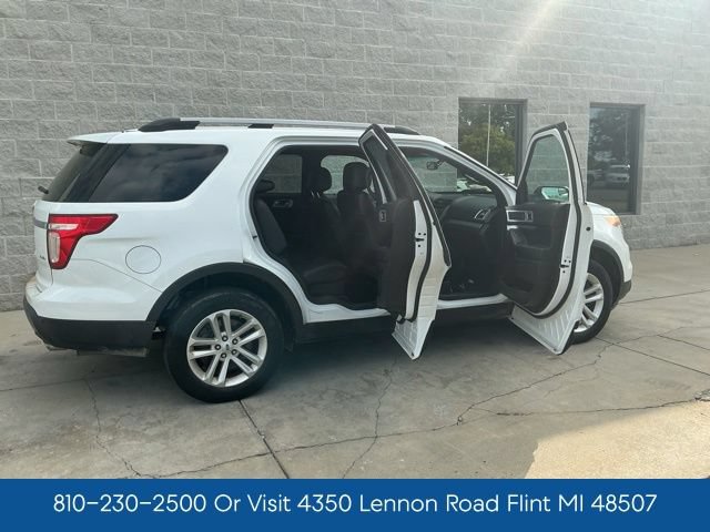 Used 2015 Ford Explorer XLT w/ Equipment Group 202B AWD/4WD image 12