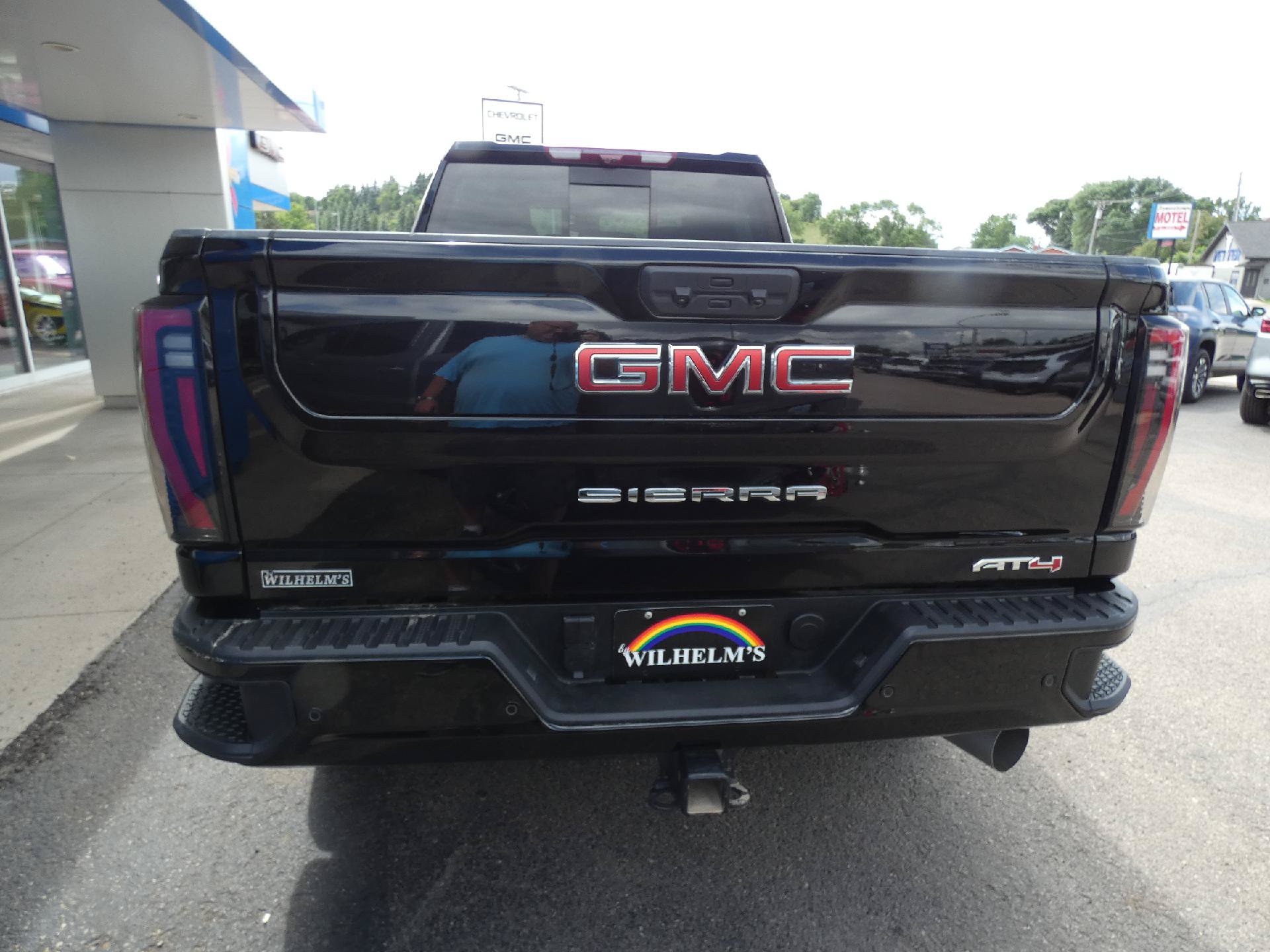Certified 2025 GMC Sierra 2500 AT4 w/ AT4 Premium Plus Package AWD/4WD image 4