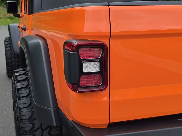 Used 2025 Jeep Gladiator Mojave w/ Steel Bumper Group AWD/4WD image 21
