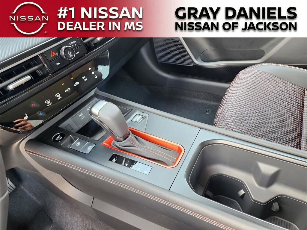 New 2025 Nissan Kicks SR w/ SR Premium Package AWD/4WD image 13