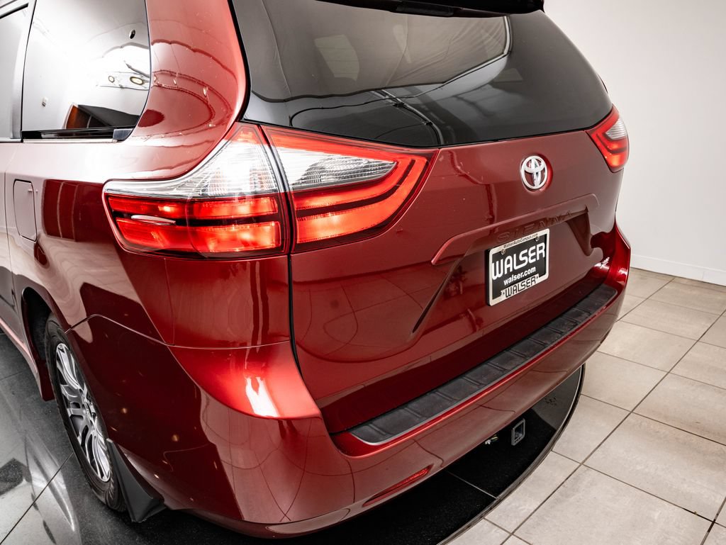 Used 2020 Toyota Sienna XLE FWD image 19