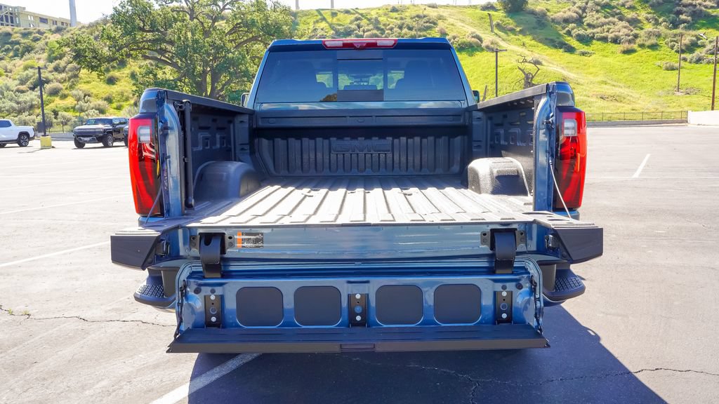 New 2026 GMC Sierra 2500 Denali w/ Denali Reserve Package AWD/4WD image 13