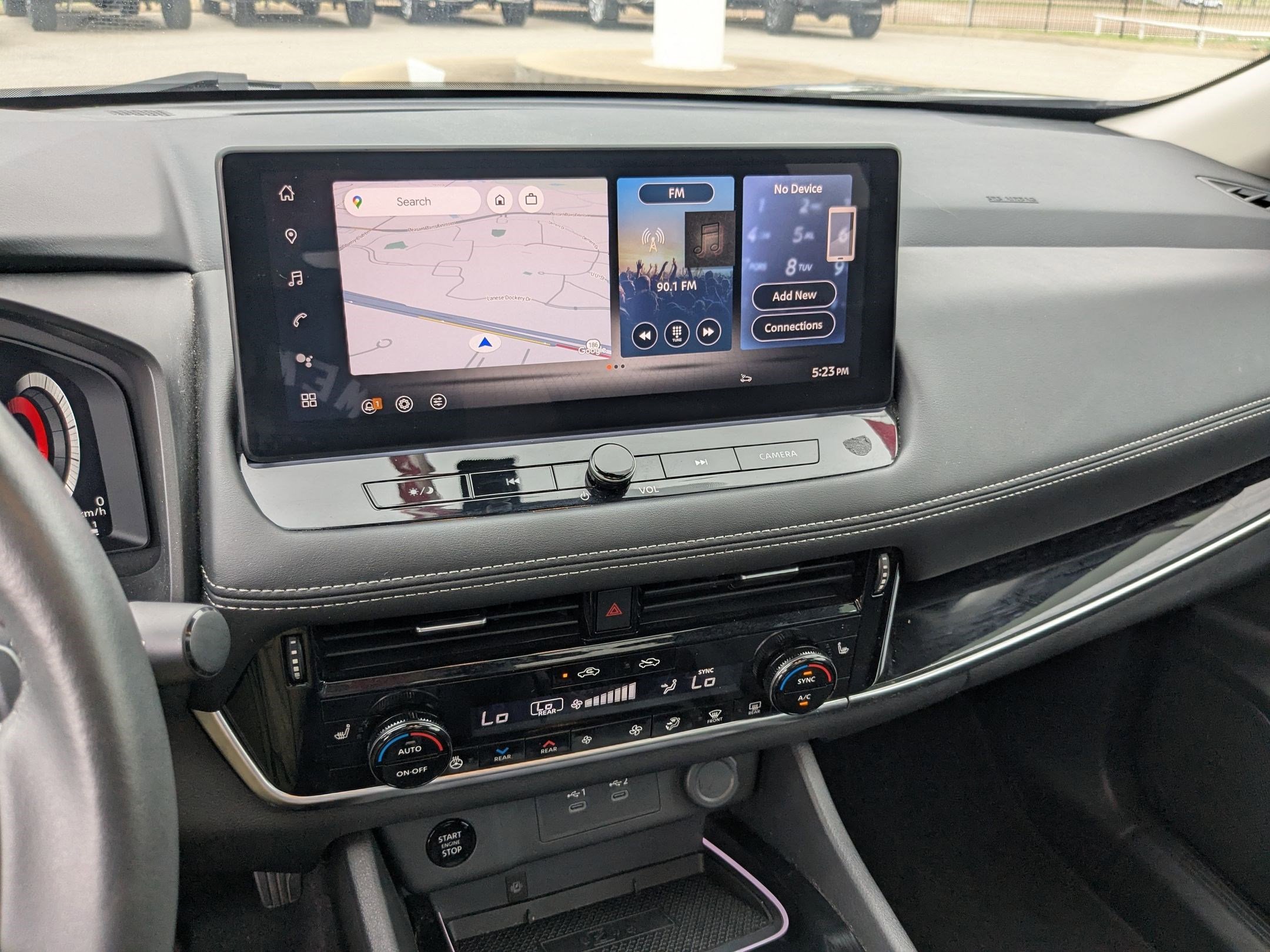 Used 2024 Nissan Rogue SL w/ SL Premium Package image 19