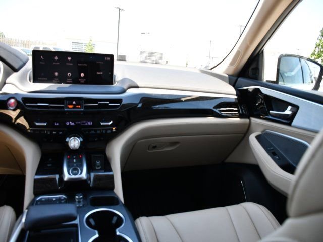 Used 2024 Acura MDX FWD image 18