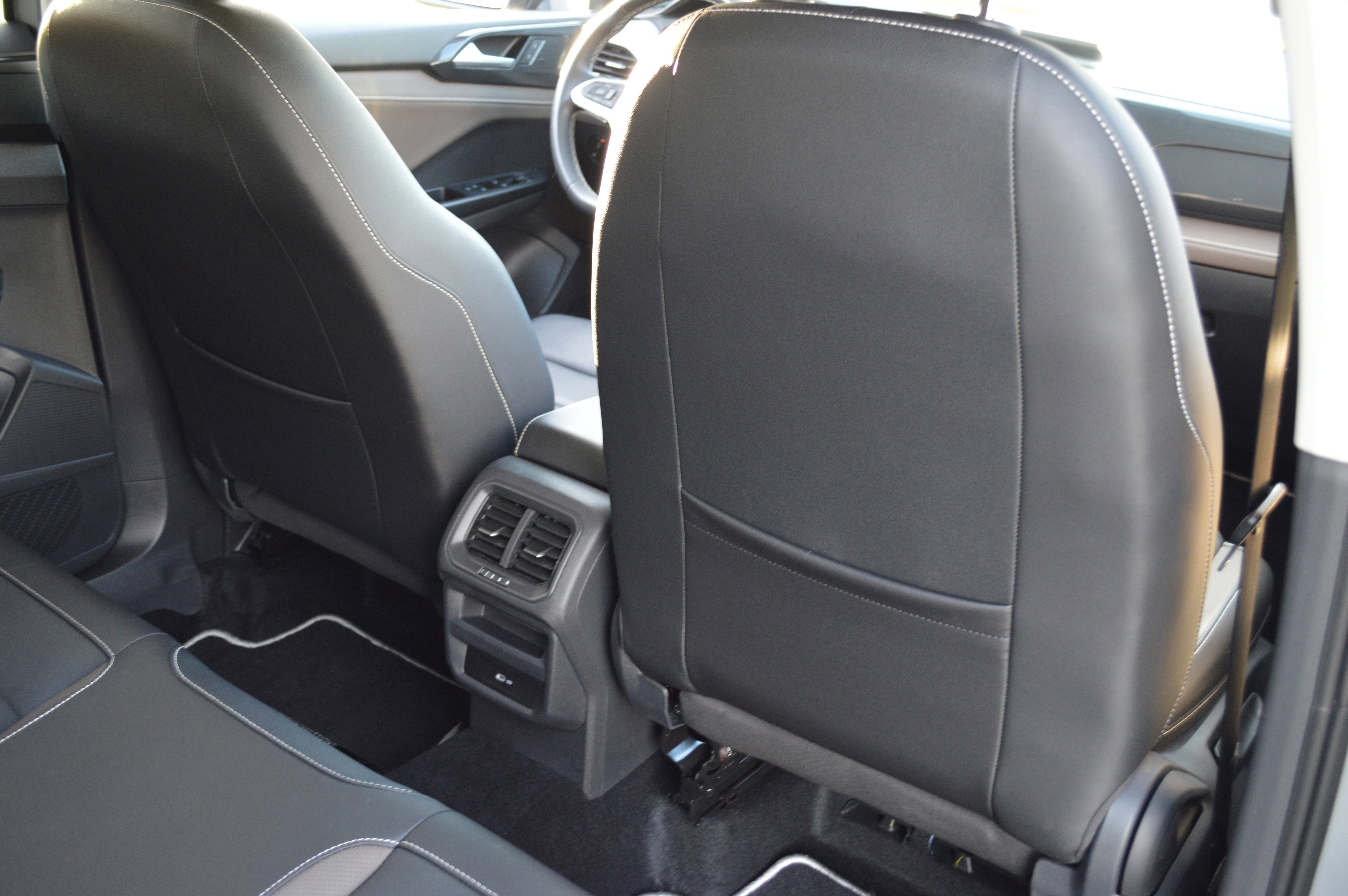 Used 2022 Volkswagen Taos SEL image 32