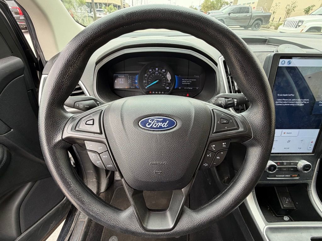 Used 2022 Ford Edge SE image 13