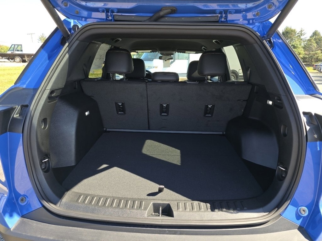 New 2026 Chevrolet Equinox ACTIV w/ Convenience Package III image 10