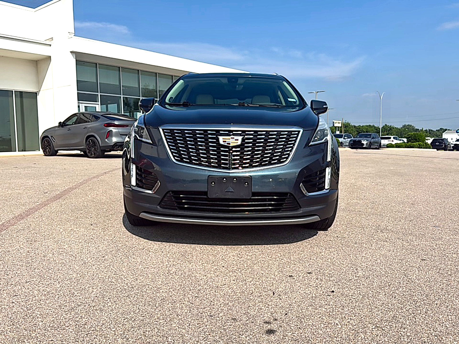 Used 2020 Cadillac XT5 Premium Luxury FWD image 2