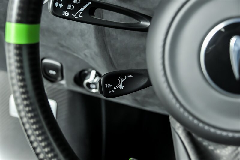 Used 2024 McLaren 750S Spider RWD image 29