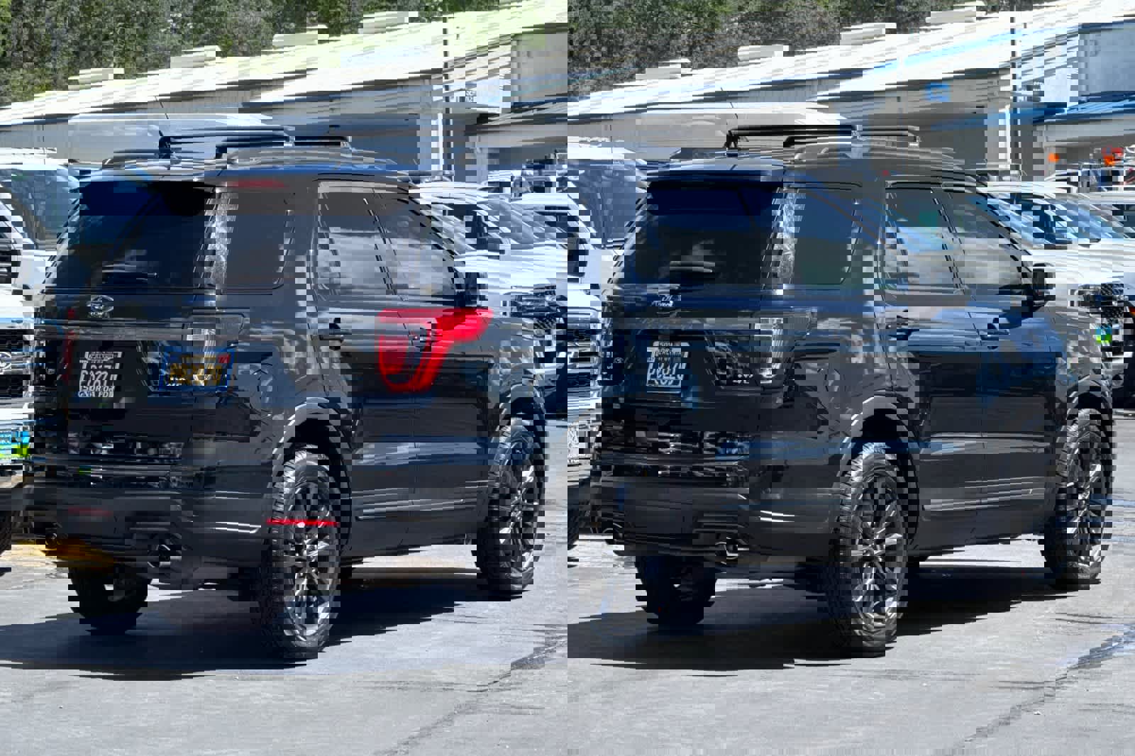 Used 2018 Ford Explorer XLT w/ Equipment Group 202A image 4