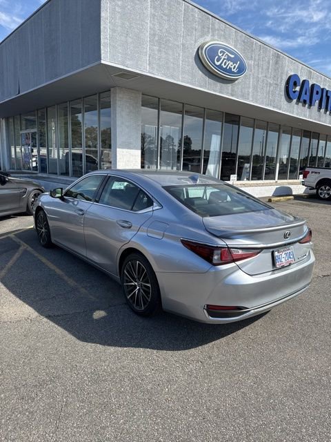 Used 2024 Lexus ES 300h w/ Premium Package image 5