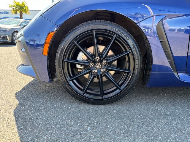 Used 2024 Toyota GR86 Premium RWD image 30