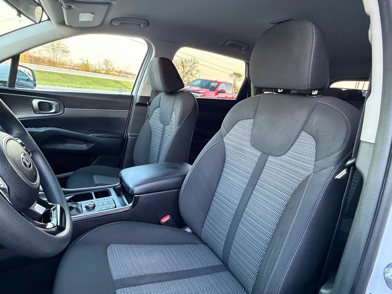 Used 2021 Kia Sorento LX FWD image 12