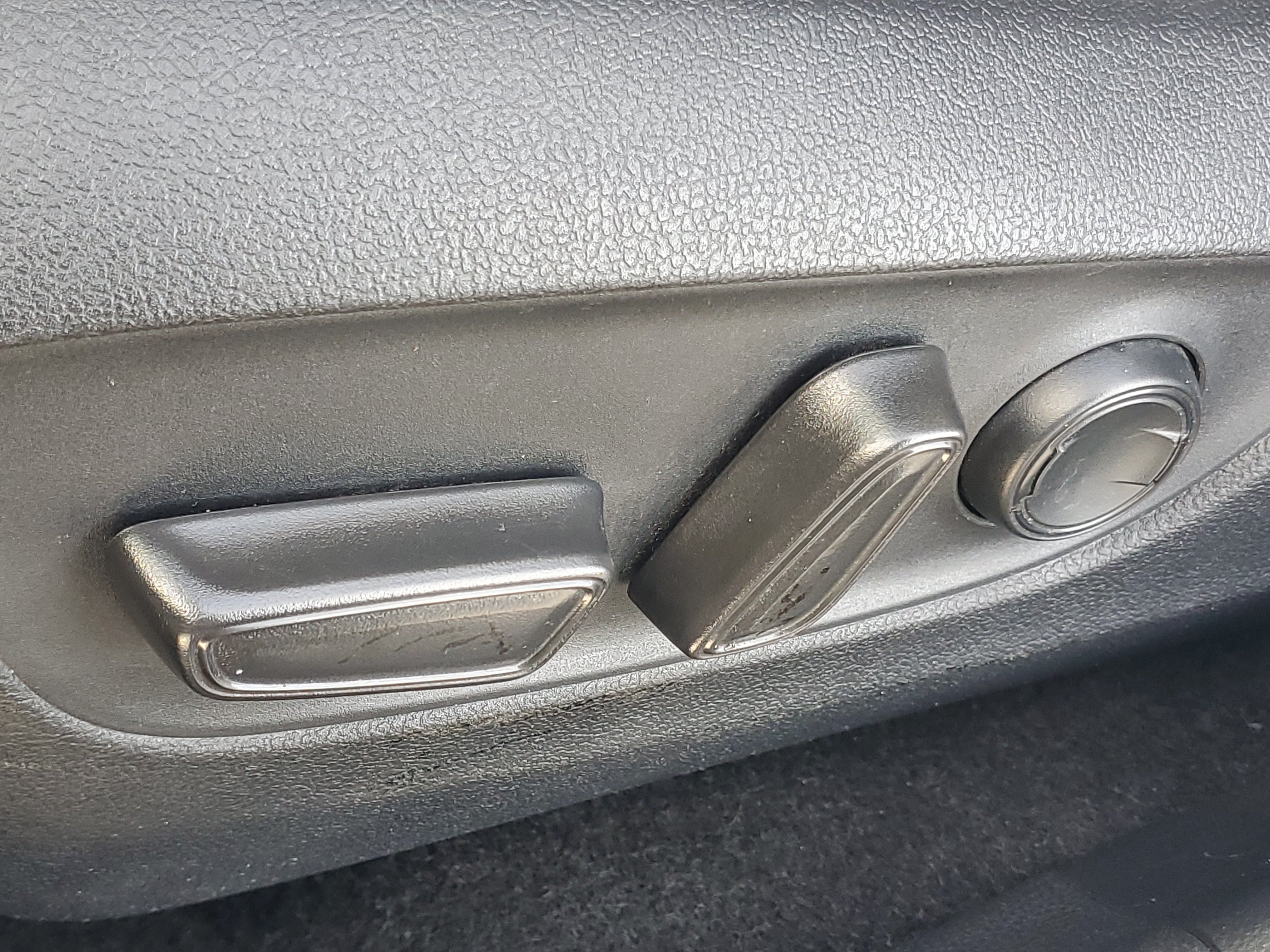 Certified 2025 Toyota RAV4 XLE AWD/4WD image 19