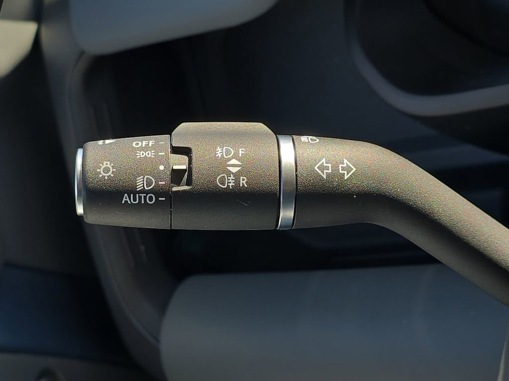 New 2026 Land Rover Defender 110 X-Dynamic SE image 26