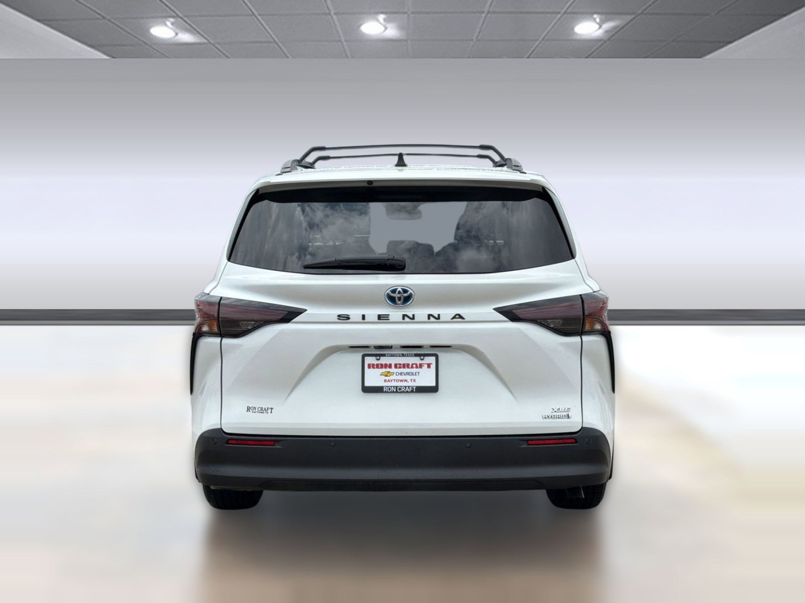 Used 2023 Toyota Sienna XLE FWD image 10