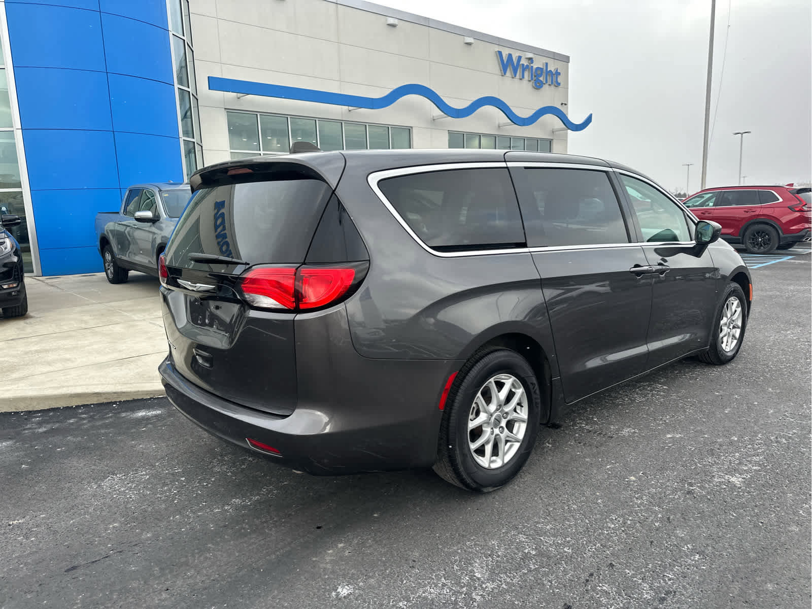 Used 2023 Chrysler Voyager LX image 8