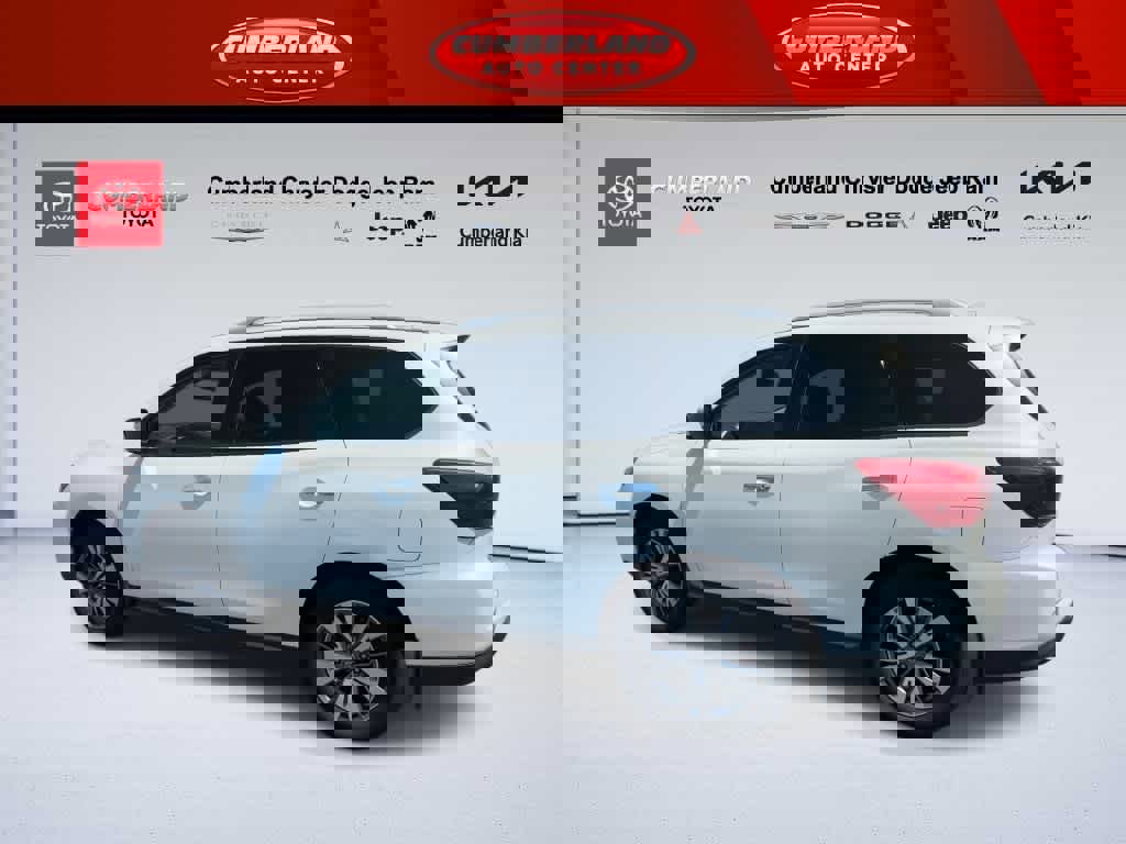 Used 2020 Nissan Pathfinder SV image 6