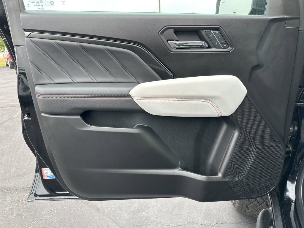 Used 2024 GMC Canyon AT4X w/ AT4X AEV Edition image 20