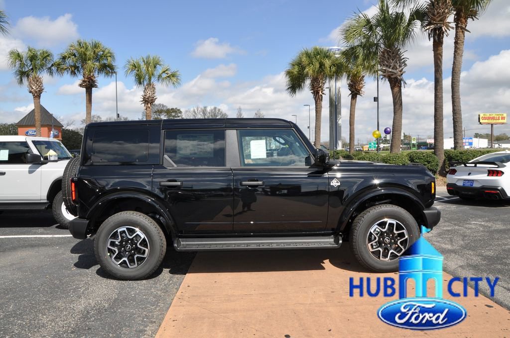 New 2026 Ford Bronco Outer Banks image 6