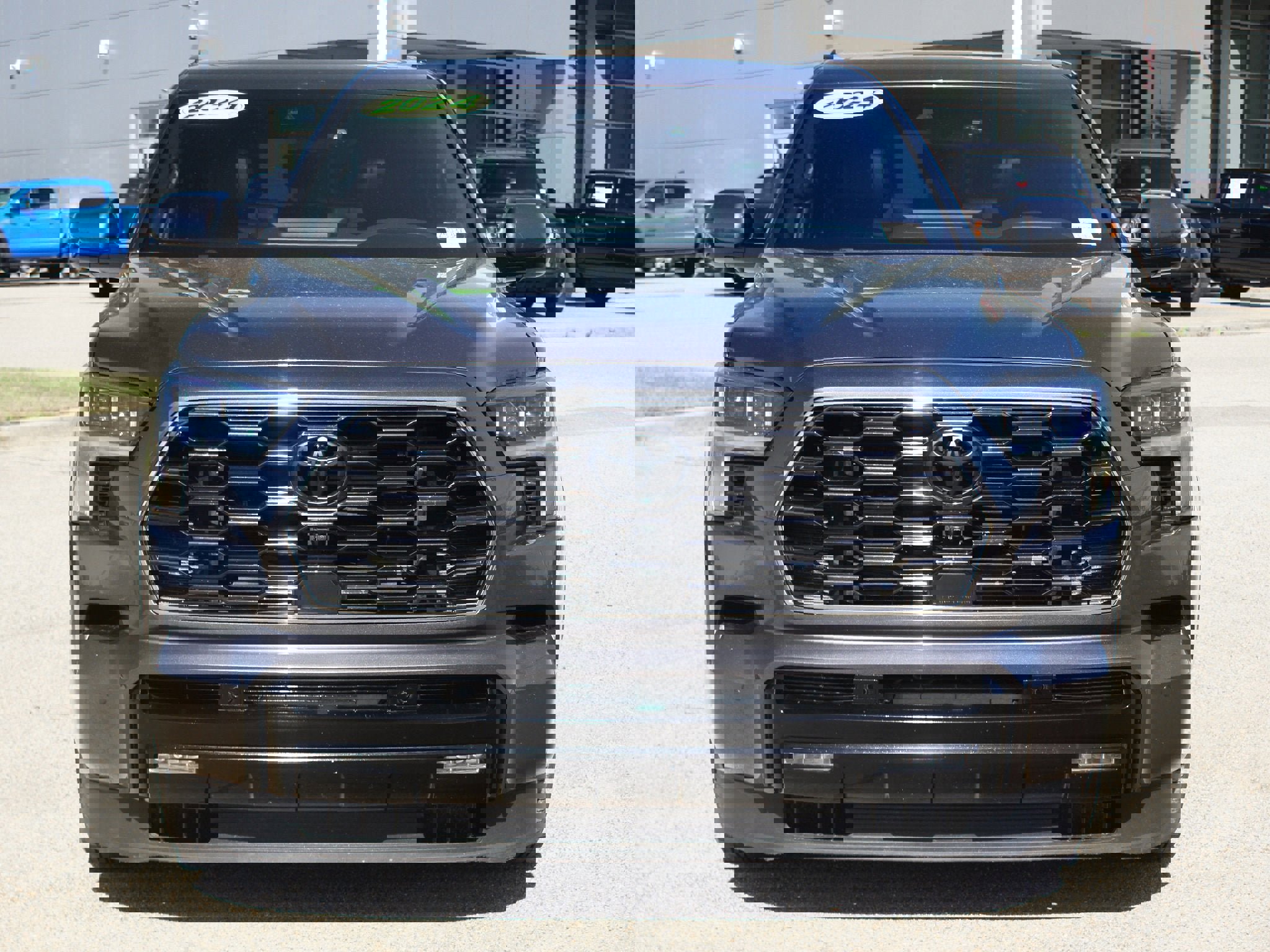 Used 2024 Toyota Sequoia Platinum AWD/4WD image 25