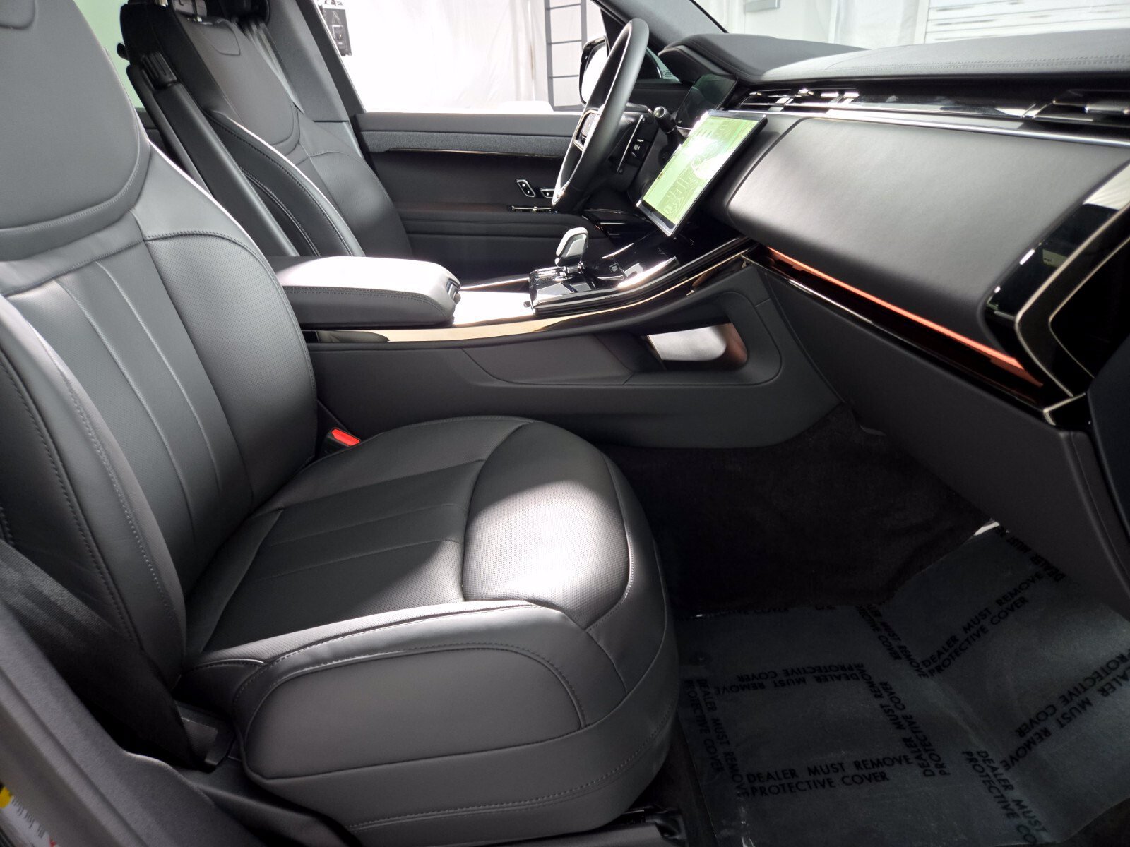 New 2027 Land Rover Range Rover Sport Dynamic SE AWD/4WD image 3